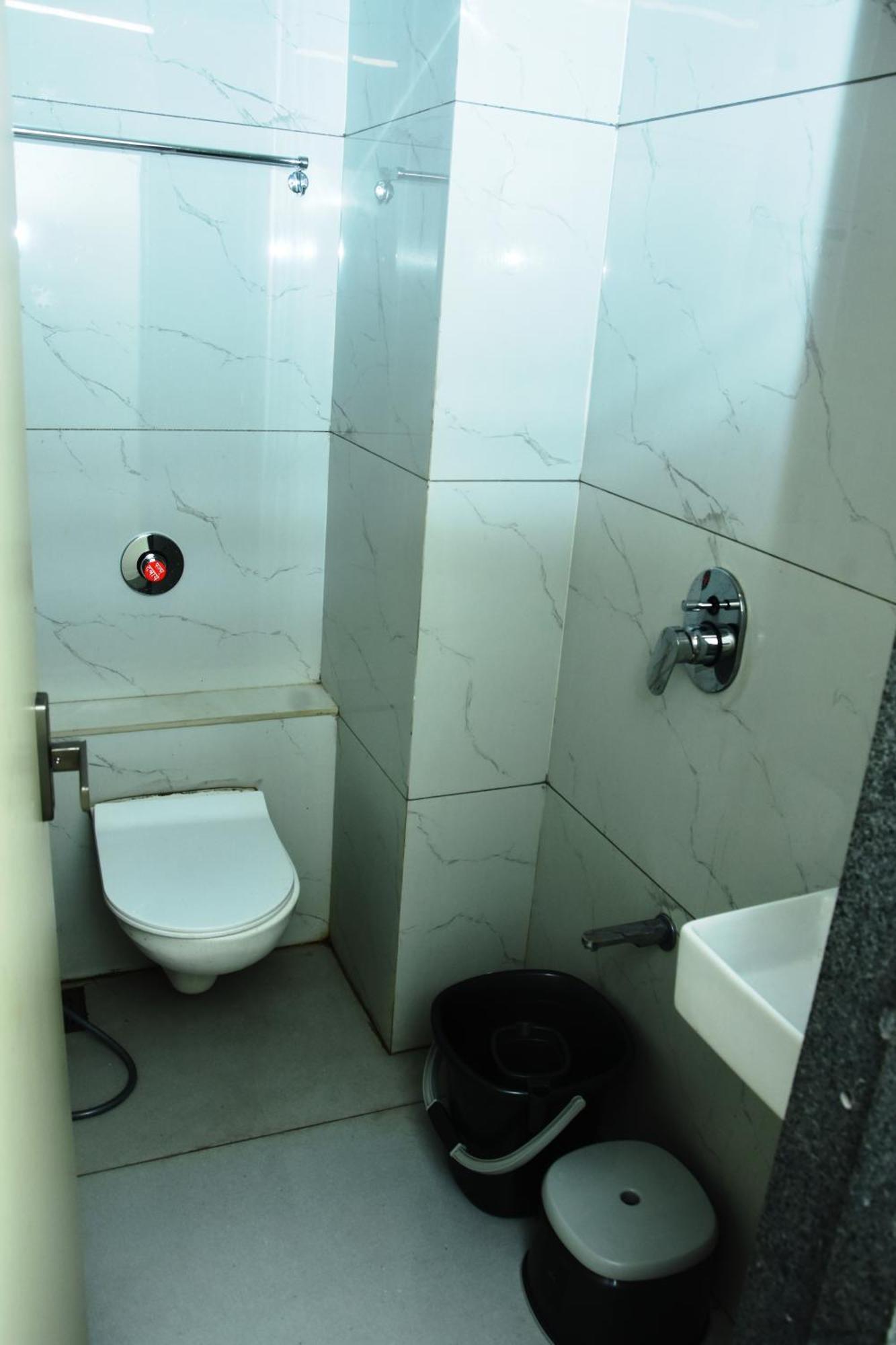 Hotel J K And Restaurant Morbi Exterior foto