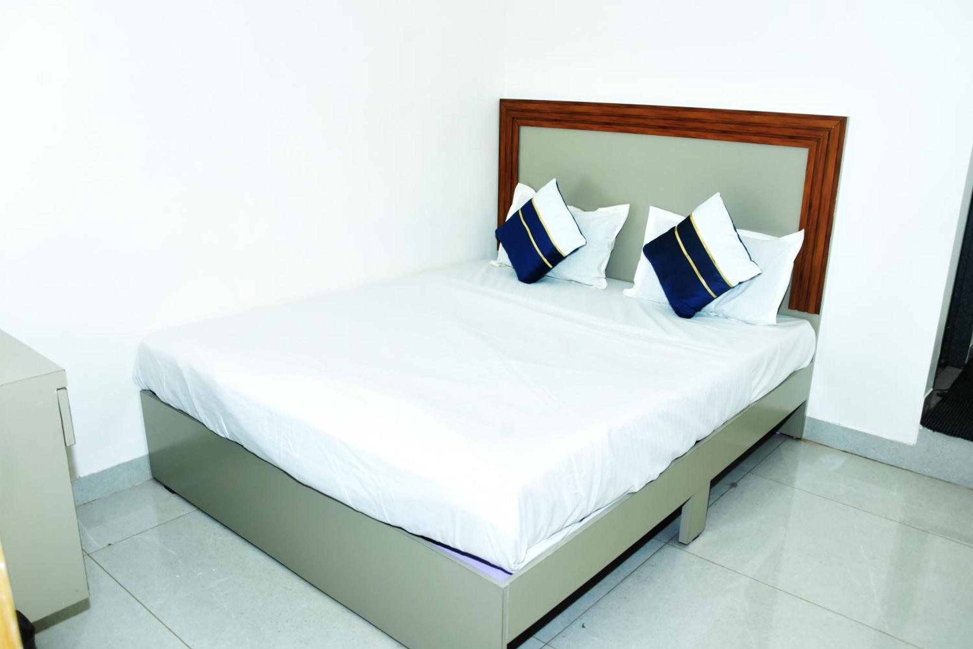 Hotel J K And Restaurant Morbi Exterior foto