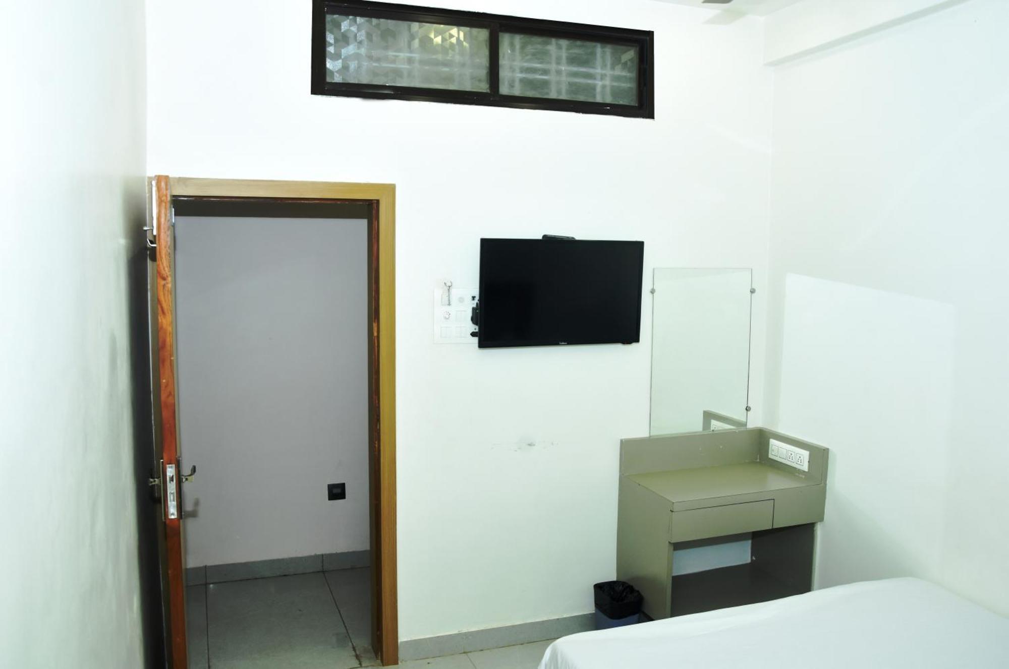 Hotel J K And Restaurant Morbi Exterior foto