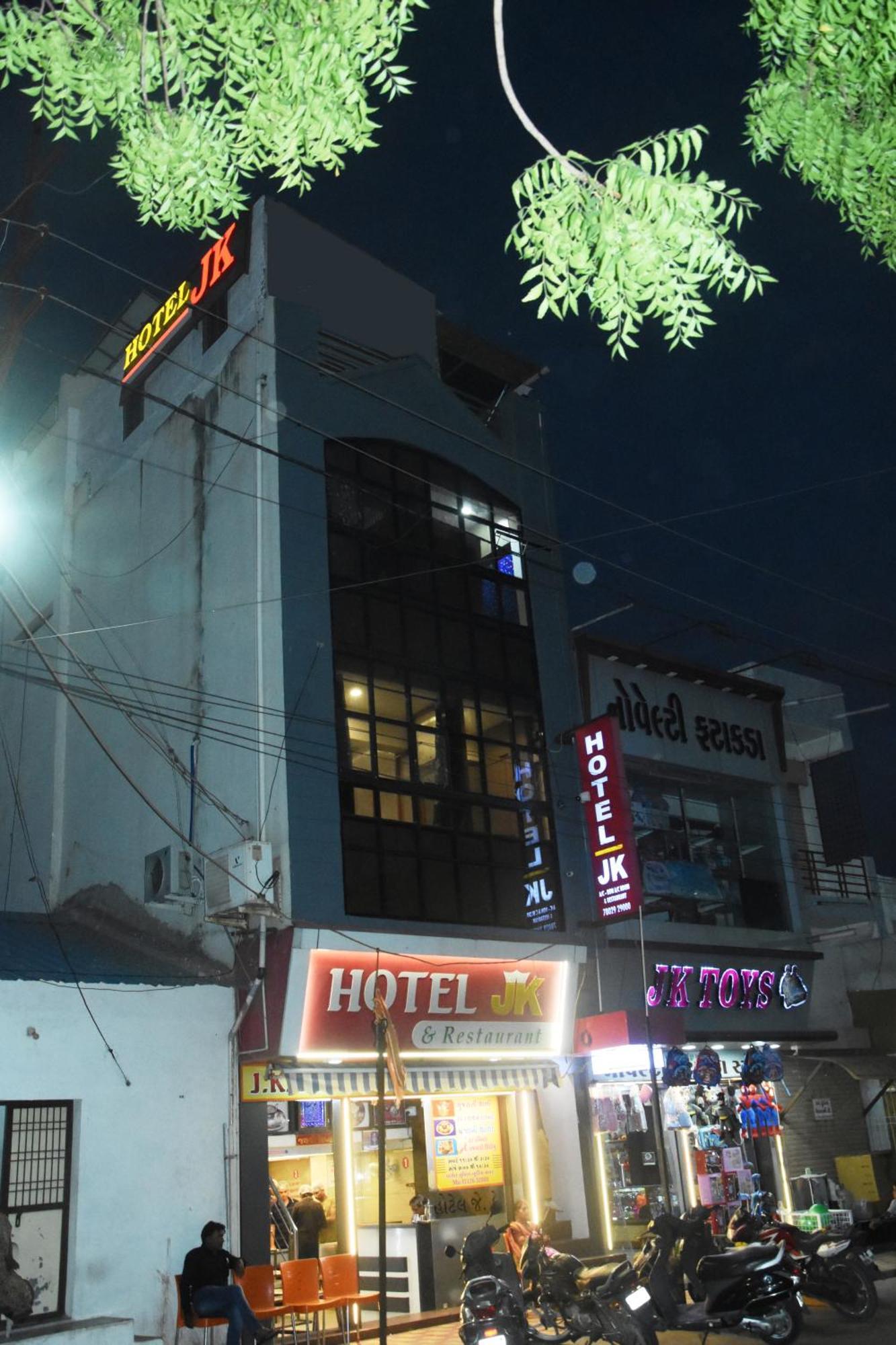 Hotel J K And Restaurant Morbi Exterior foto